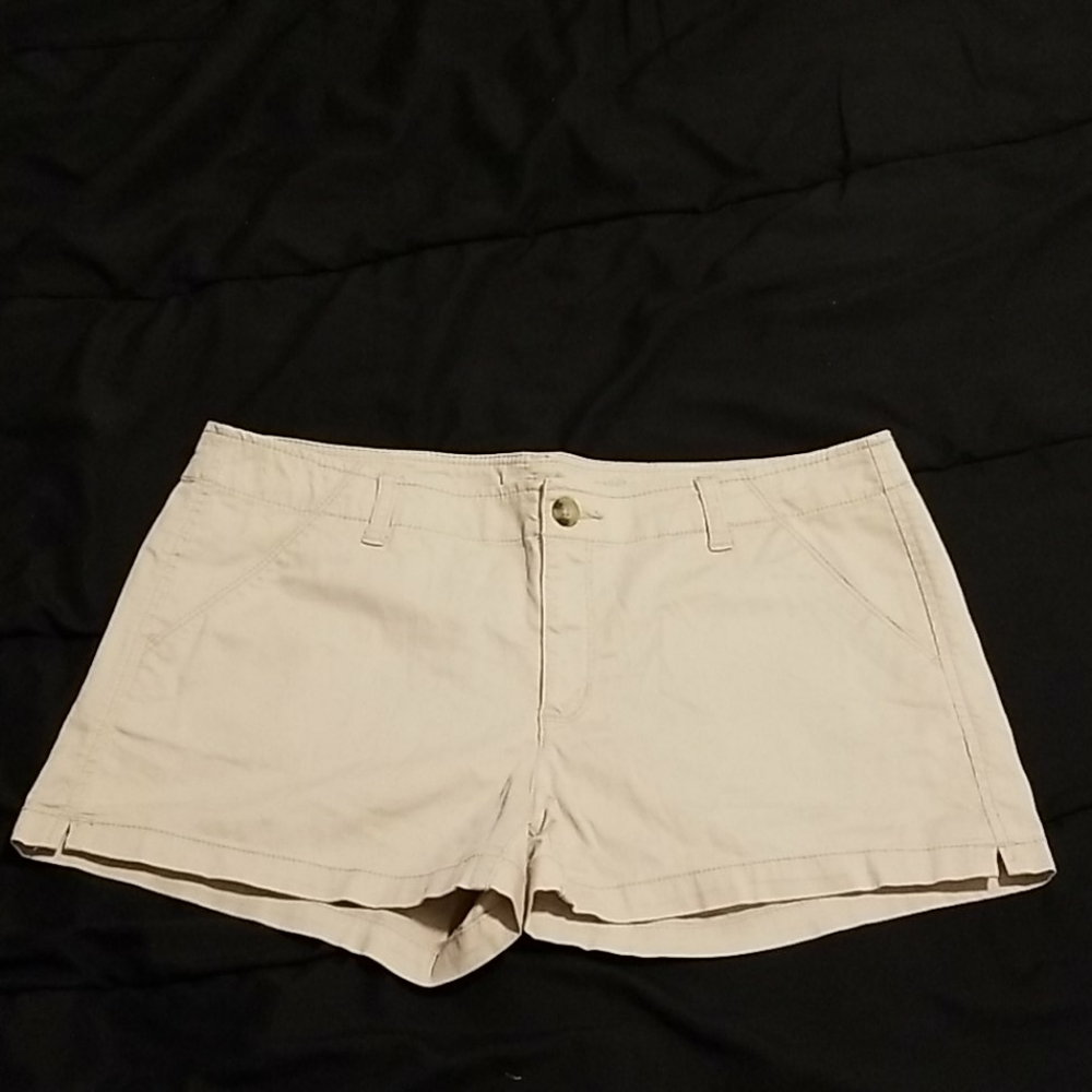 Arizona Jean Co. Khaki Shorts Size 11